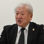 村上 吉信氏